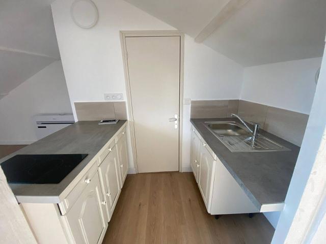 Appartement Corbeil Essonnes 1 pièce s 10.72 m2