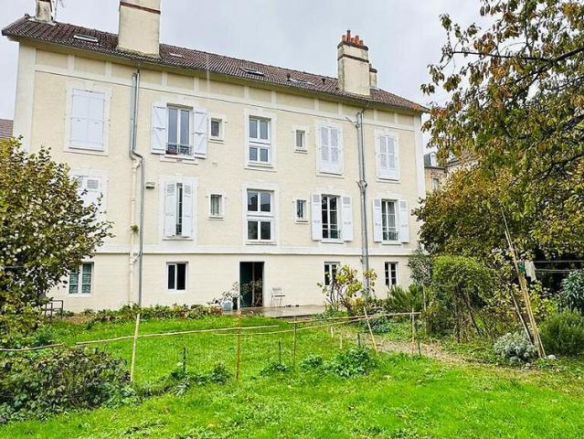 Appartement Corbeil Essonnes 1 pièce s 21.68 m2