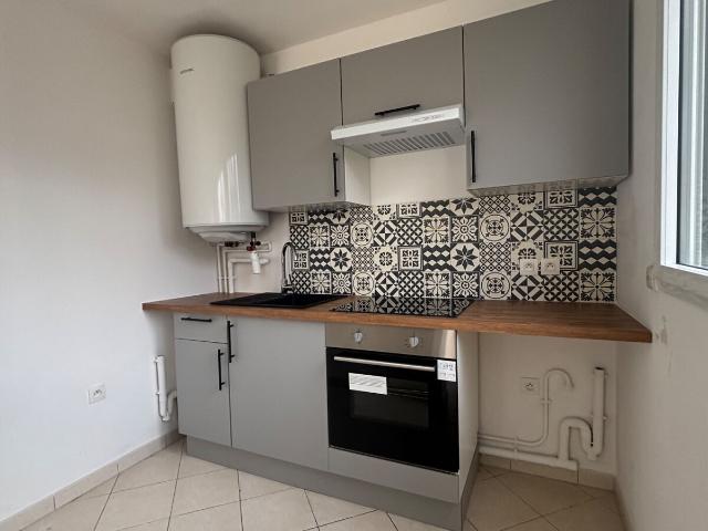 Appartement Corbeil Essonnes 1 pièce s 32 m2