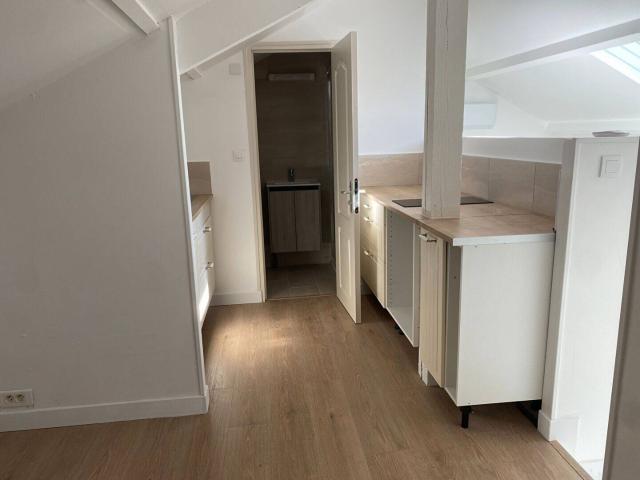 Appartement Corbeil Essonnes 2 pièce s 27.64 m2