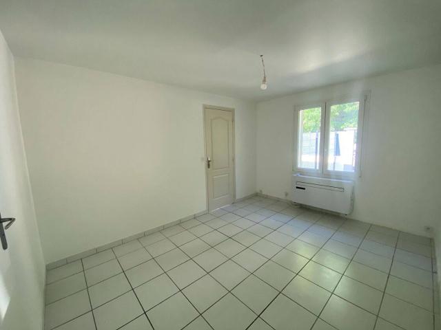 Appartement Corbeil Essonnes 2 pièce s 28.27 m2