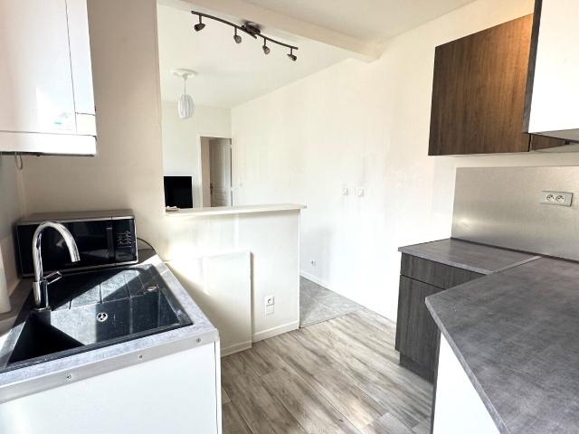 Appartement Corbeil Essonnes 2 pièce s 30.57 m2