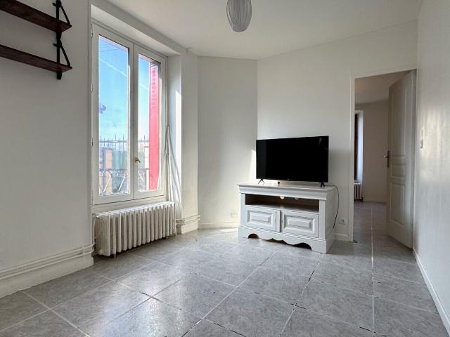 Appartement Corbeil Essonnes 2 pièce s 30.57 m2