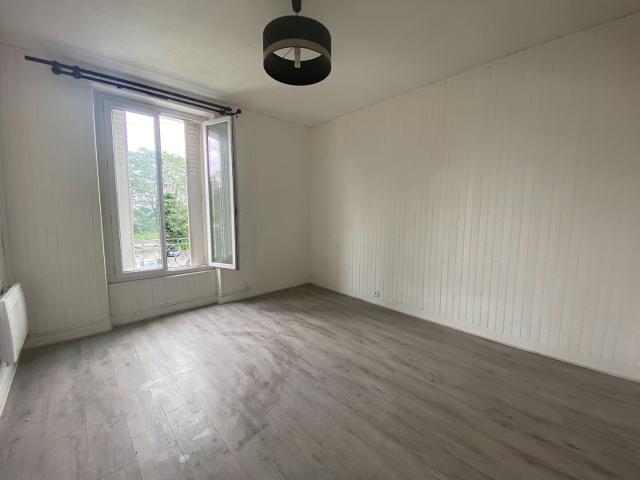 Appartement Corbeil Essonnes 3 pièce s 47.35 m2