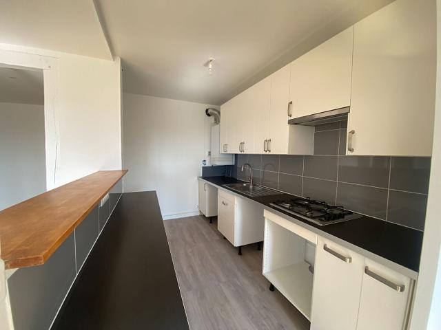 Appartement Corbeil Essonnes 5 pièce s 87.96 m2