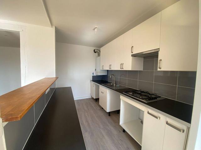 Appartement Corbeil Essonnes 5 pièce s 87.96 m2