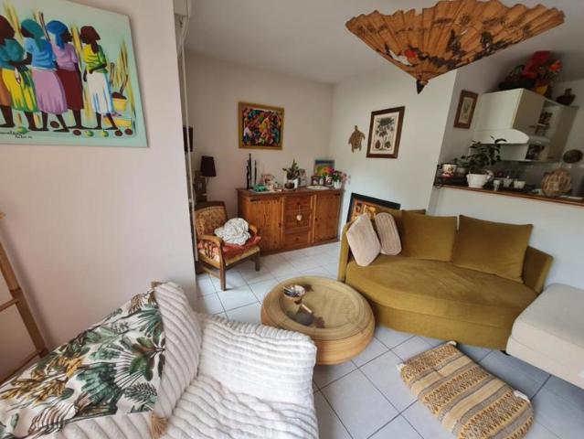 Appartement cosy lumineux avec balcon et 2 places de parkings