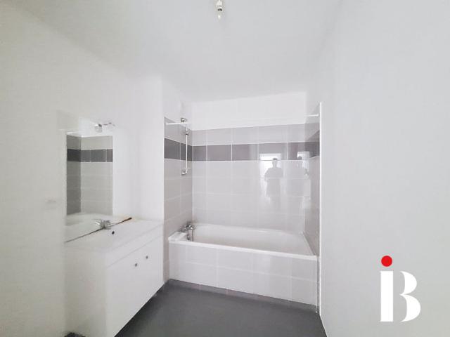 Appartement Coueron 3 pièce s 60 m2,terrasse