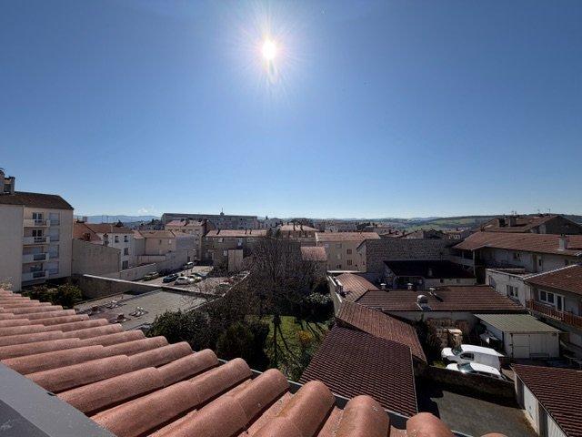 Appartement coup de cœur – Centre ville de Saint Genest lerpt