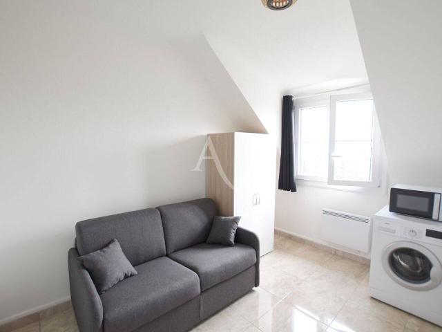 Appartement Courbevoie Studio meublé 10.42 m2