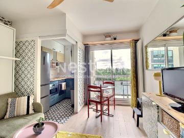 Appartement Courbevoie 1 pièce 21.71 m2 + parking extérieur