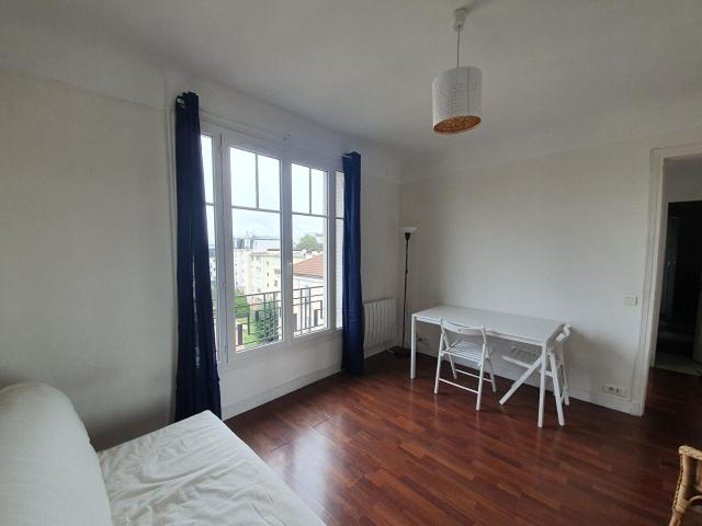 Appartement Courbevoie 1 pièce s 25.42 m2