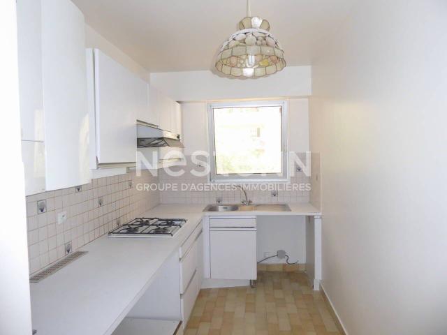 APPARTEMENT COURBEVOIE 3 pièces 72.51 m2 cave, parking et b