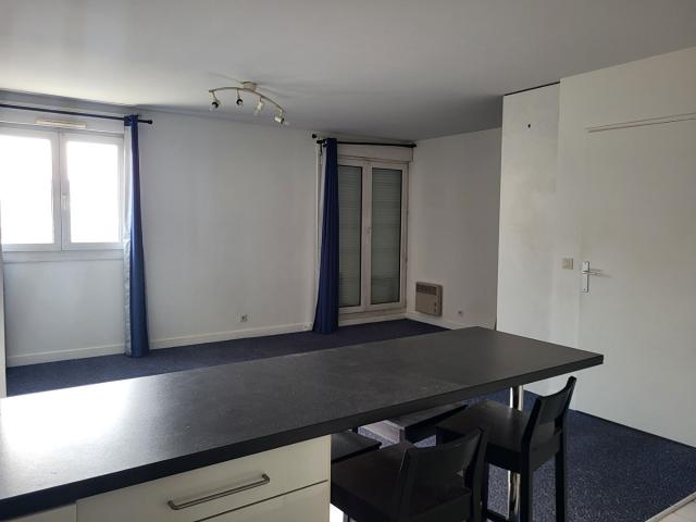 APPARTEMENT CLAMART 2 PIECES 990 €