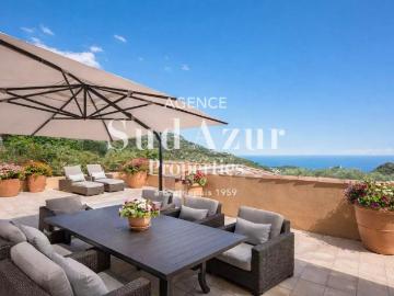 Appartement d’Exception à Èze – Vue Panoramique Mer & Villag. 108m² Eze