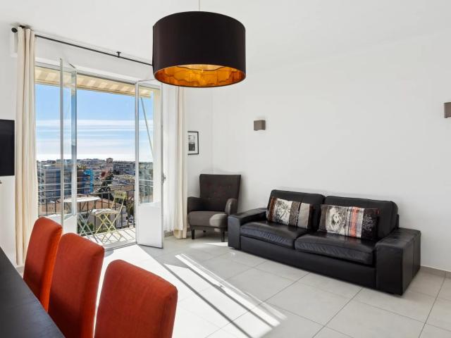 Appartement d’exception au dernier étage avec vue mer 102m² Cannes