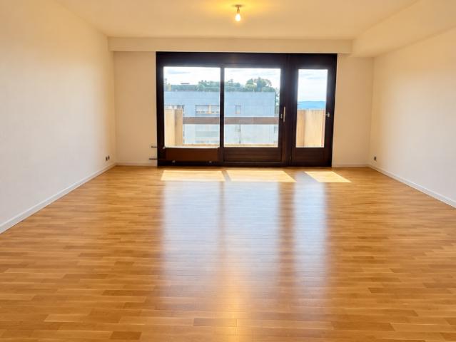 APPARTEMENT D’EXCEPTION DE 150 M² – 12ᵉ ÉTAGE – VUE PANORAMIQUE