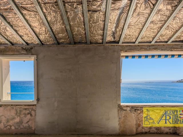 Appartement d’exception sur les Remparts d’Antibes, en derni. 66m² Antibes