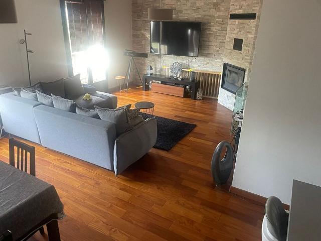 Appartement dans maison 5 pi�ces meubl� 100m� Chatou