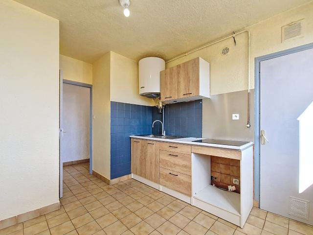 APPARTEMENT DANS COPRO SECURISEE AVEC ASCENSEUR TYPE T4 3 CHAMBRES IDEAL JEUNE COUPLE OU INVESTISSEURS