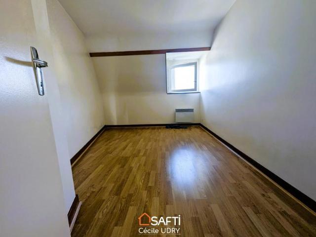 Appartement dans le bourg proche de tous commerces