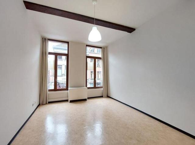 Appartement dans le centre d'Ath 560 € + 20€ prov d'eau