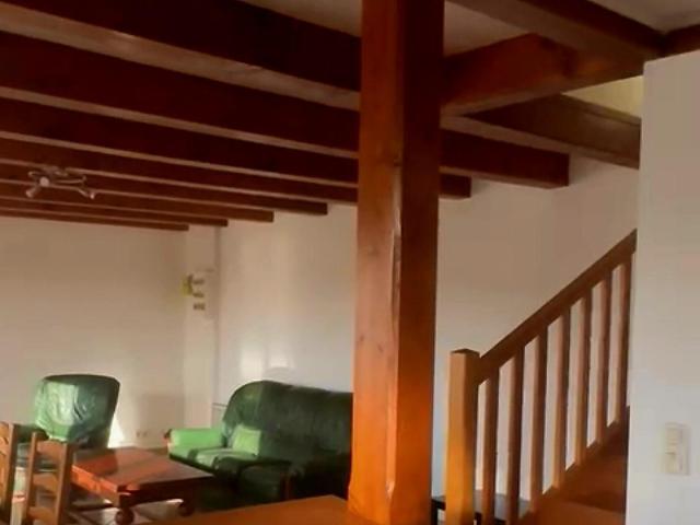 Appartement dans longère avec parking et jardin