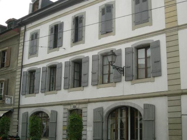 Appartement dans un ancien immeuble au coeur de Carouge