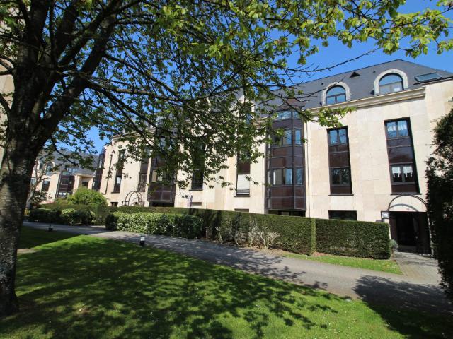 Appartement dans un écrin de verdure à Versailles 4 pièces 93 m² 2 parkings