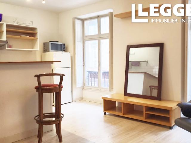 Appartement de 42 m2 avec patio, une chambre, une pièce à vivre, une salle d'eau et un WC