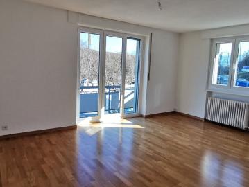 Appartement de 4 pièces au 1er étage à louer