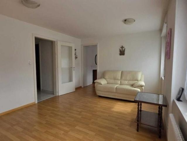 Appartement de 4 pièces au 1er étage avec ascenseur