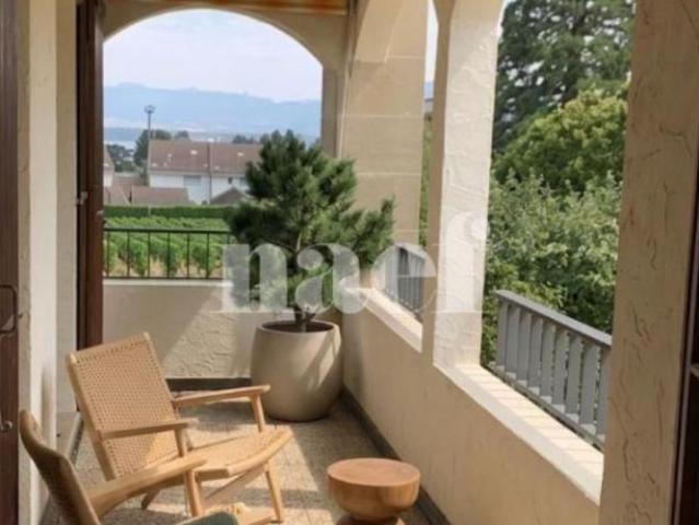 Appartement de 4 pièces au 1er étages avec balcons