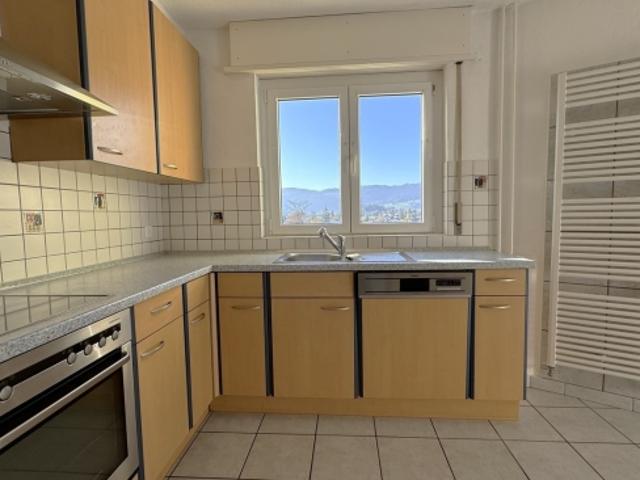Appartement de 4 pièces avec balcon à Bassecourt