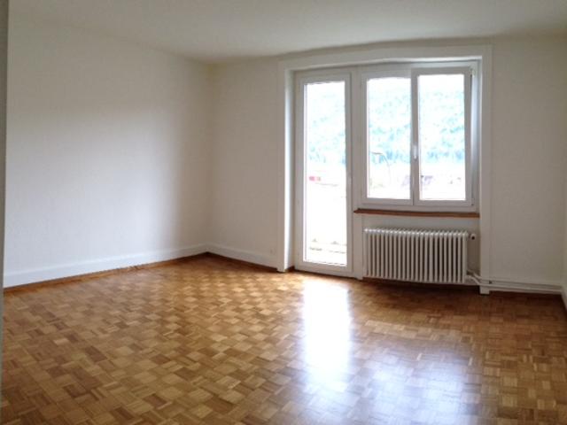 Appartement de 4 pièces avec balcon et vue dégagée sur la verdure