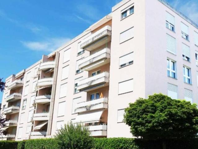 Appartement de 4 pièces avec balcons au Grand Lancy
