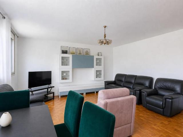 Appartement de 4 pièces de 87 m² en étage élevé à Lyon 3