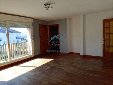 Appartement de 4 pièces et 90 m2, traversant, situé au deuxi