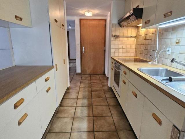 Appartement de 4.5 pièces au 1er étage à Berlincourt à louer