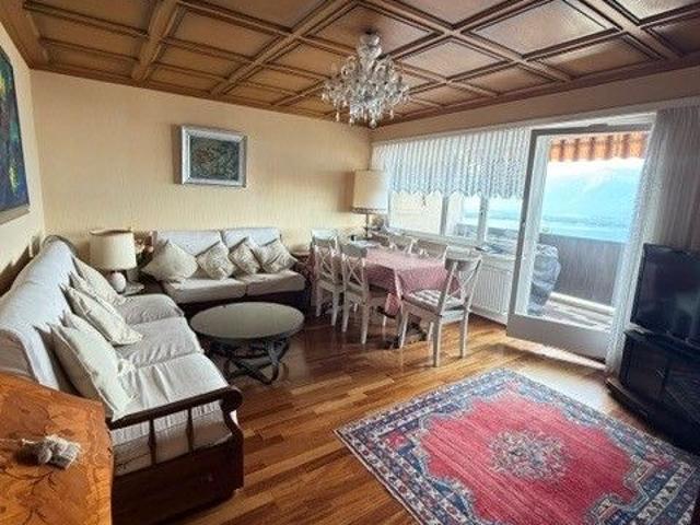 Appartement de 4.5 pièces au 4ème étage avec balcon
