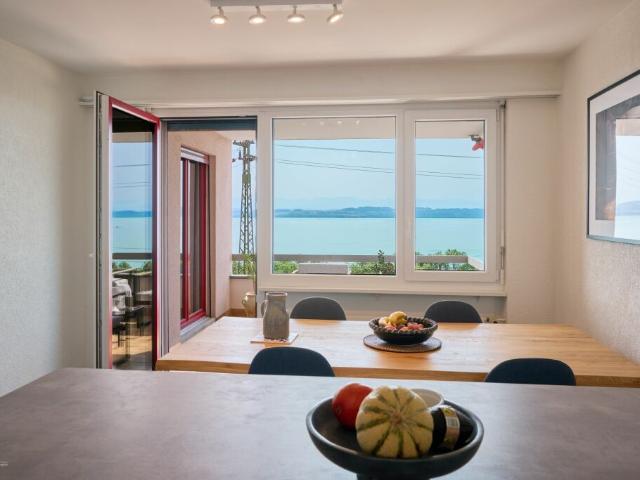 Appartement de 4.5 pièces avec vue imprenable sur le lac