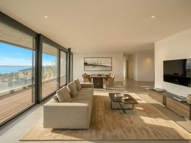 Appartement de 4.5 pièces avec vue imprenable sur le lac et les Alpes à Hauterive