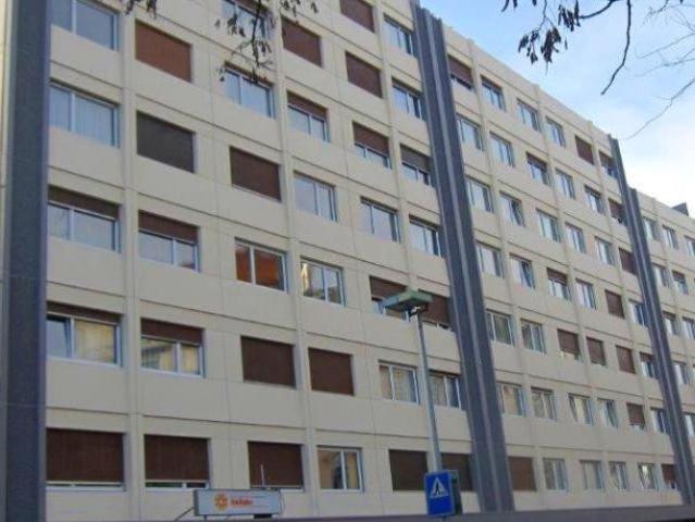 Appartement de 5 pièces avec balcon, situé au 1er étage