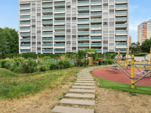 Appartement de 5 pièces avec terrasse et vue dégagée – Onex