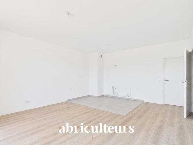 Appartement de 5 pièces de luxe en vente à Colombes, France