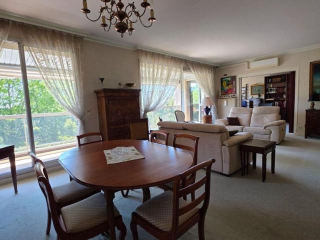 Appartement de 5 pièces de luxe en vente à Bordeaux, France