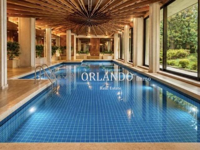 Appartement de 5.5 pièces 180 m² avec piscine intérieure
