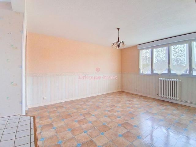 APPARTEMENT DE 68.74 M2 F3 AU 1ER ETAGE AVEC GARAGE ET CAVE A GRANVILLE