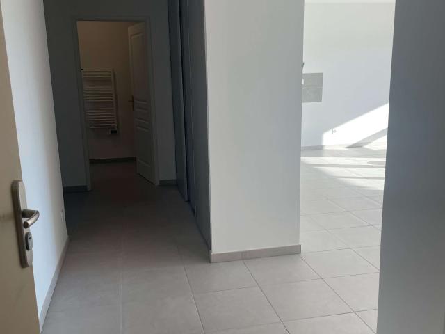 Appartement de 72.7 m² à LAMBESC