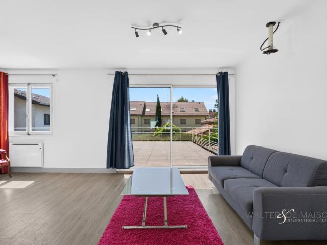 Appartement de 79.56 m2 avec terrasse de 49m2 Annecy le Vieux secteur Petit Port